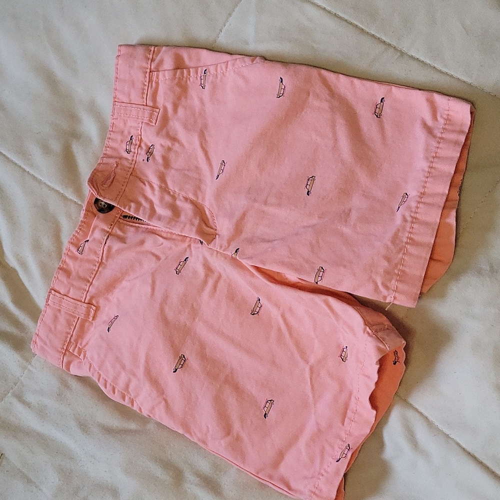 Coral shorts w car print